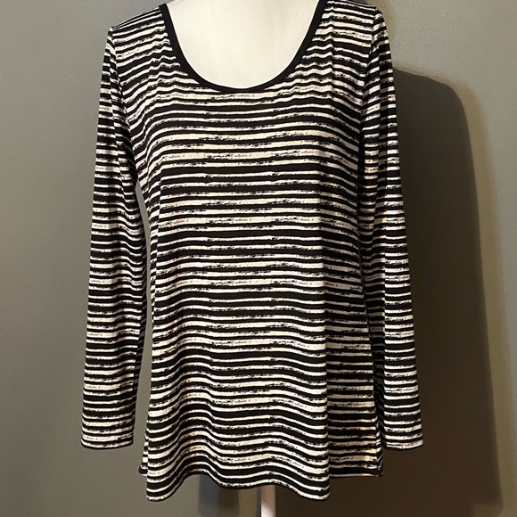 LuLaRoe Black and White Striped Long Sleeve Tee - Picture 1 of 6